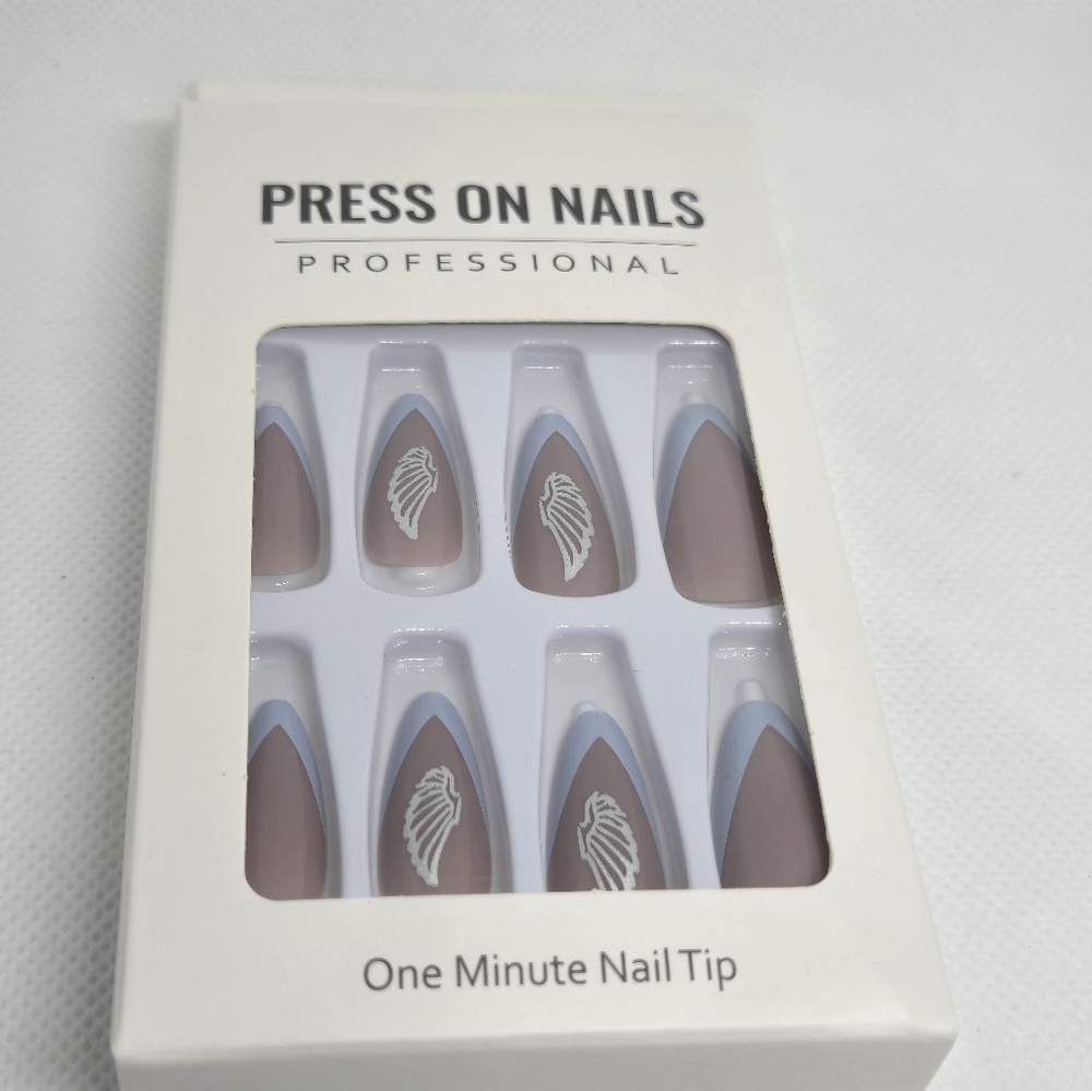 Brown and White Press On Nails - Picture 3 of 3
